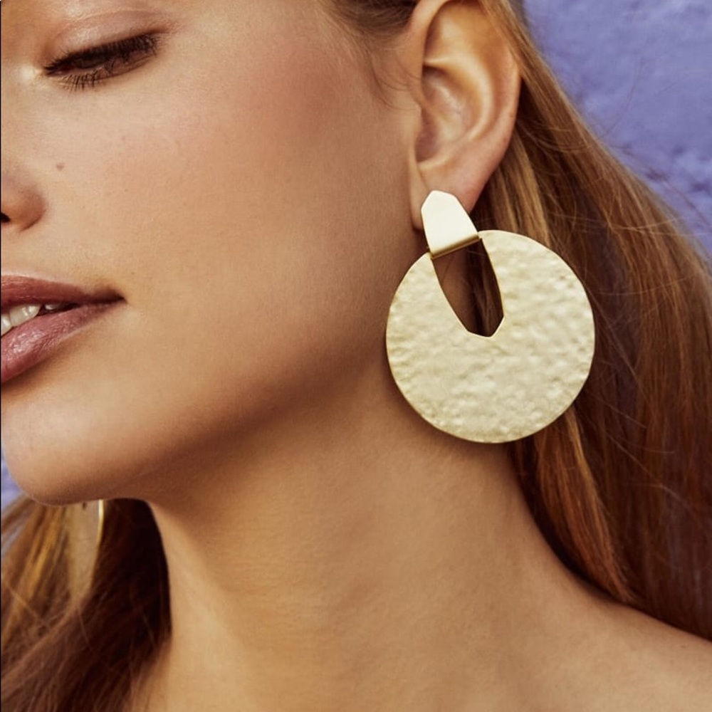 Kendra Scott Diane Statement Earrings in Gold